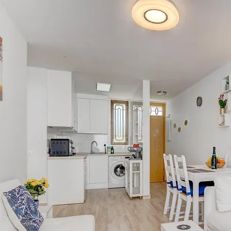 Stylish Flat And Pool With 3 Rooms, Sleeps 6, Los Cristianos Los Cristianos  Exterior photo