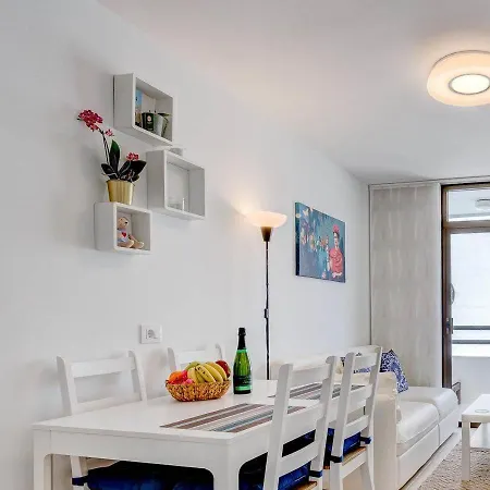 Stylish Flat And Pool With 3 Rooms, Sleeps 6, Los Cristianos Los Cristianos  Exterior photo