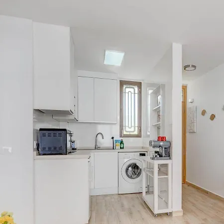 Stylish Flat And Pool With 3 Rooms, Sleeps 6, Los Cristianos Los Cristianos  Exterior photo