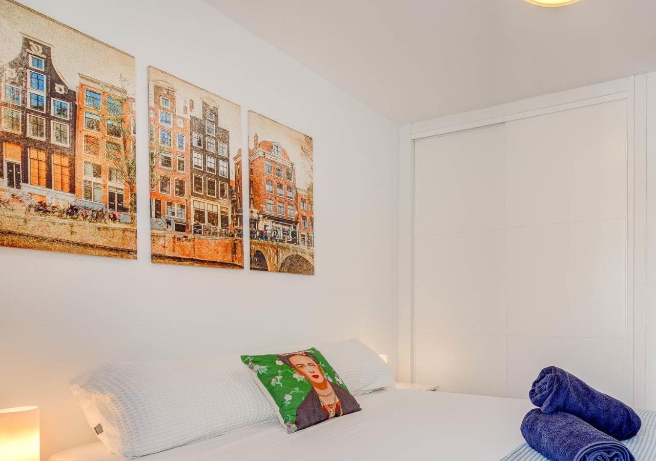 Apartment Stylish Flat And Pool With 3 Rooms, Sleeps 6, Cristianos Los Cristianos (Tenerife)