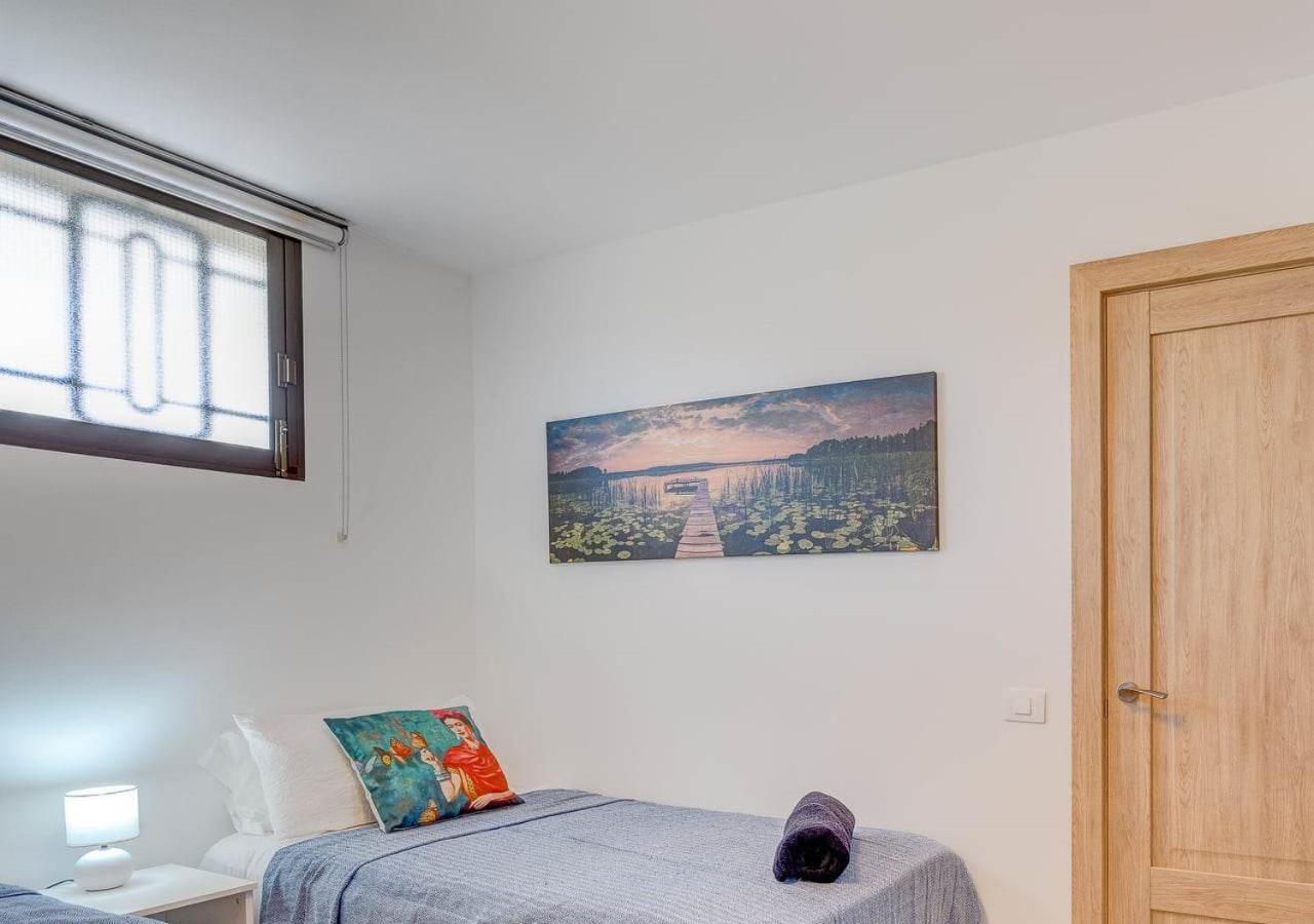 Stylish Flat And Pool With 3 Rooms, Sleeps 6, Cristianos Apartment Los Cristianos (Tenerife)