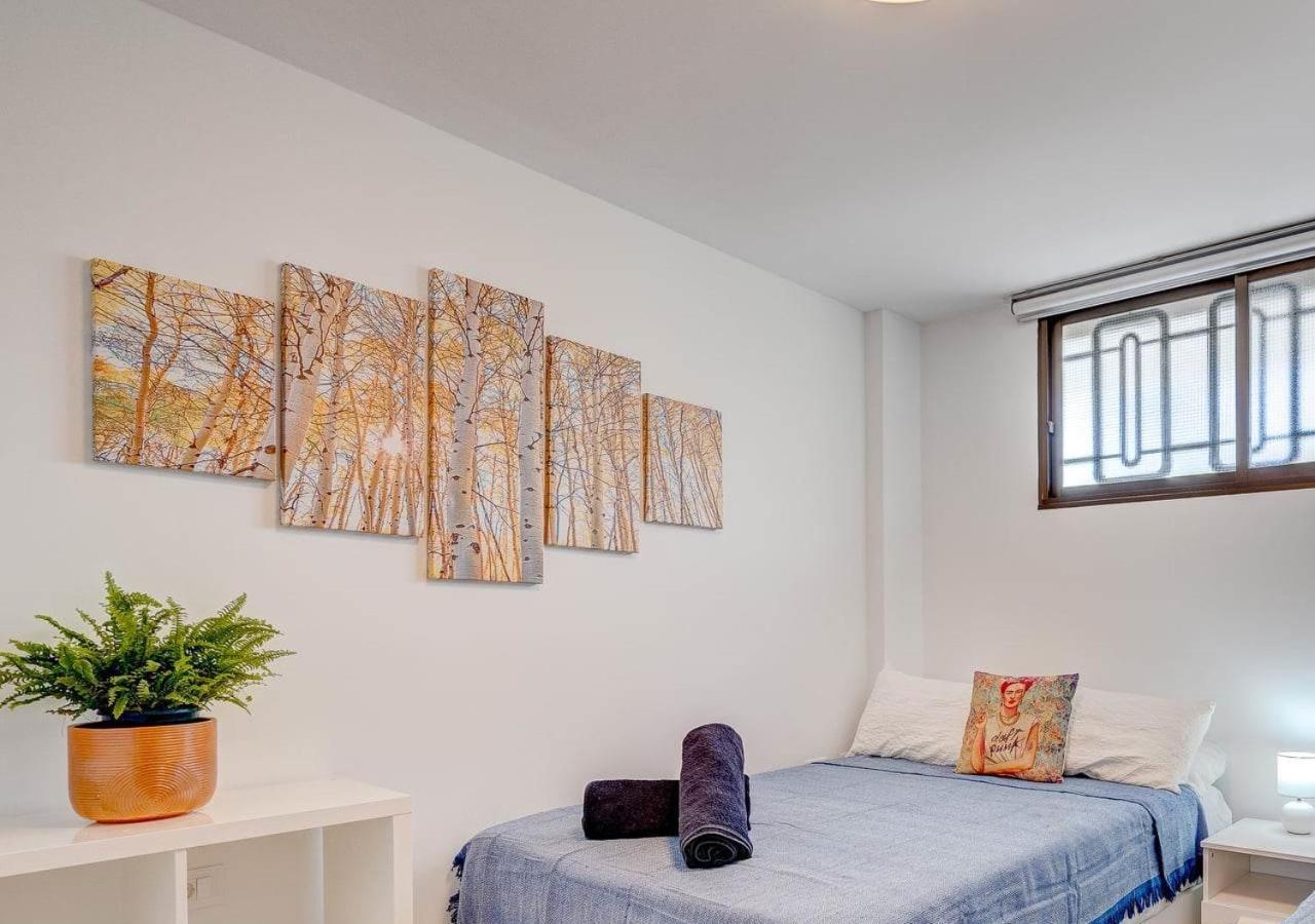 Stylish Flat And Pool With 3 Rooms, Sleeps 6, Cristianos *