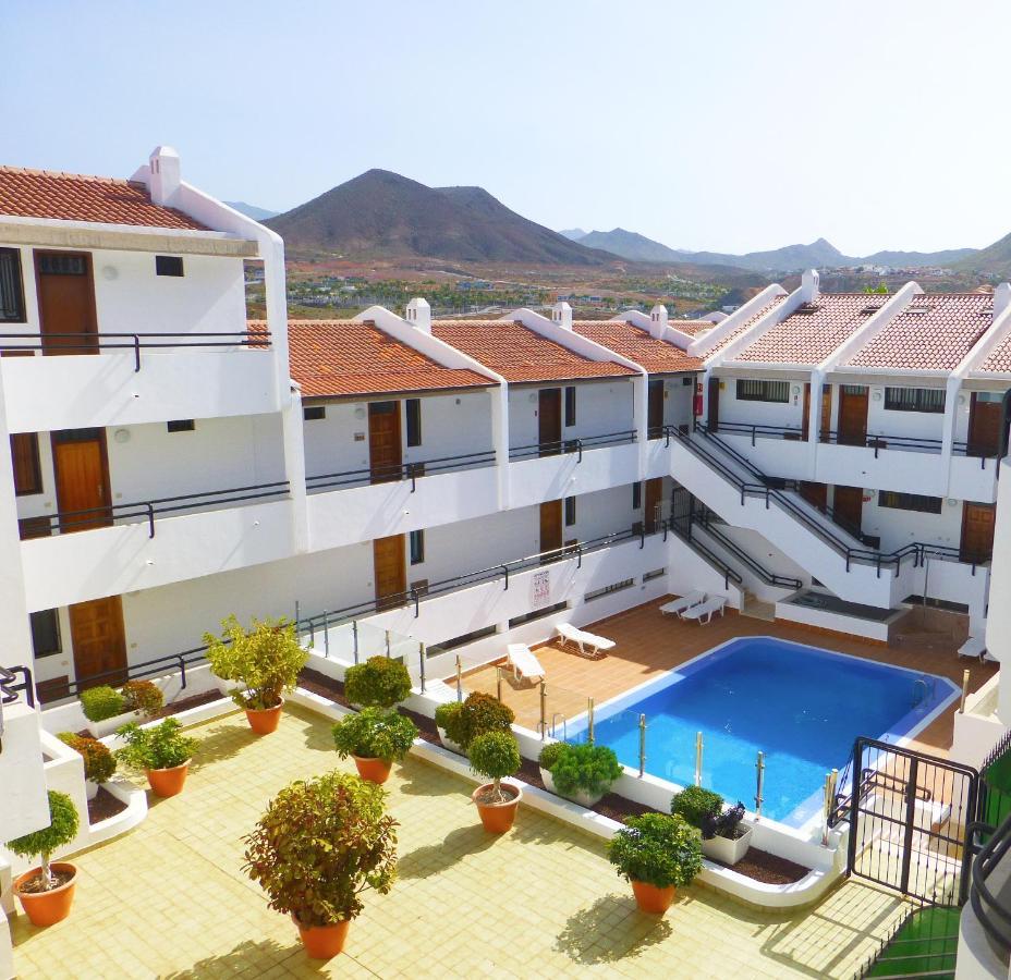 Stylish Flat And Pool With 3 Rooms, Sleeps 6, Cristianos Apartment Los Cristianos (Tenerife)